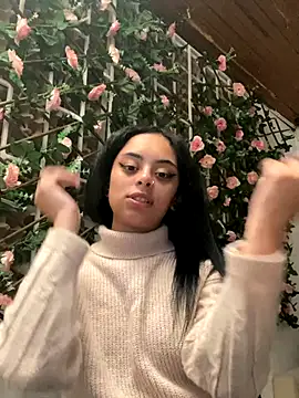 Snapshot of VioletMorgan_ chatting on October 2025 02:05:01 PM VioletMorgan  online show from October 2025 02:05:01 PM