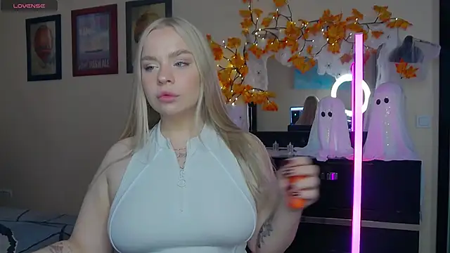 LisaCandy1 online show from October 2025 07:50:02 AM