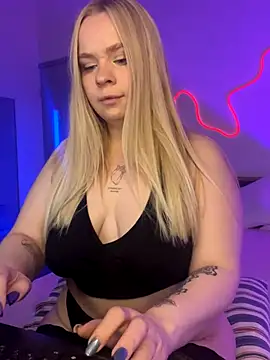 LisaCandy1 online show from December 2025 04:39:02 PM