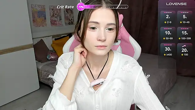 Hana Flo  online show from November 2025 01:55:01 PM