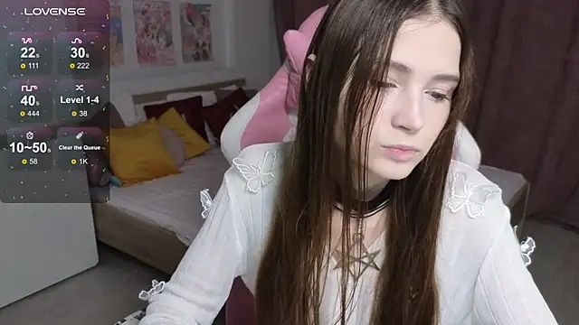 Hana Flo  online show from November 2025 02:11:01 PM