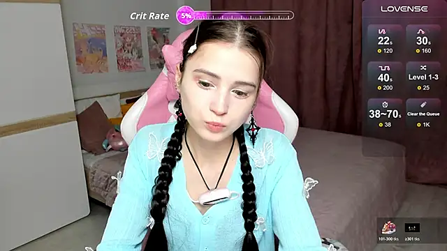 Hana Flo  online show from November 2025 01:55:02 PM