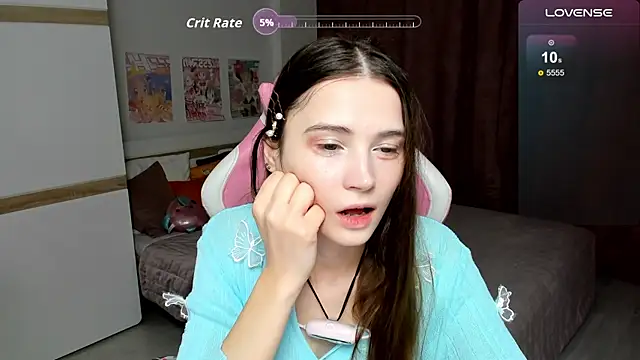 Hana Flo  online show from December 2025 02:16:01 PM