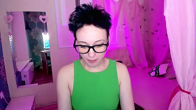 Snapshot of ErickaFetish chatting on November 2025 03:33:02 PM ErickaFetish online show from November 2025 03:33:02 PM