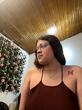 Tharafresneda  online show from October 2025 02:27:01 PM