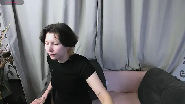 Snapshot of _t_a_t_u chatting on November 2025 12:09:02 PM t a t u online show from November 2025 12:09:02 PM