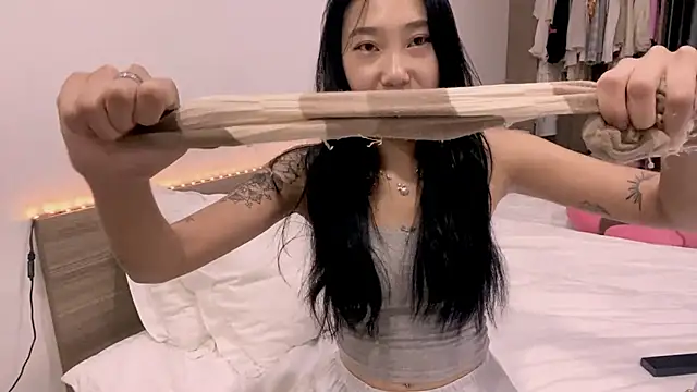 LizParadiz online show from October 2025 11:31:01 AM