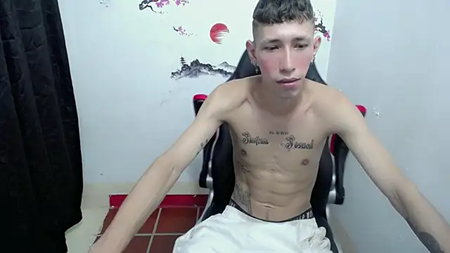 Snapshot of The_latin_boy chatting on October 2025 07:13:02 PM The latin boy online show from October 2025 07:13:02 PM