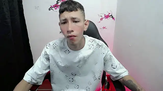 The latin boy online show from November 2025 12:54:01 PM