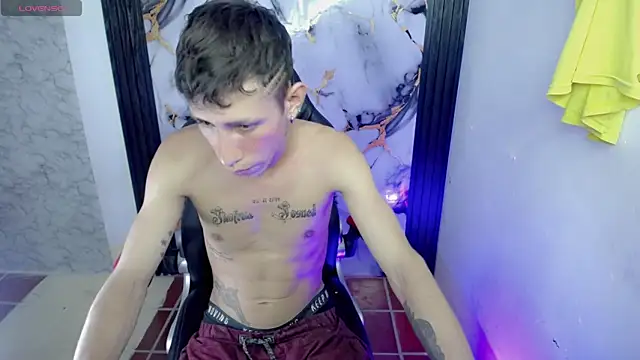 The latin boy online show from November 2025 07:58:01 PM