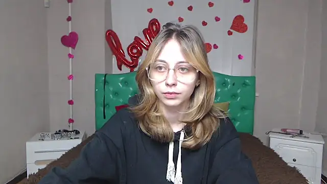 TracyLll online show from February 2026 06:02:02 AM