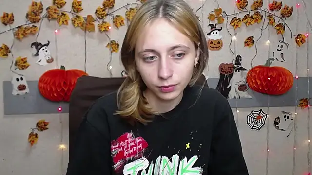 TracyLll online show from November 2025 11:48:01 AM