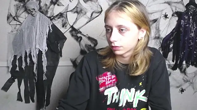 TracyLll online show from November 2025 07:45:02 AM