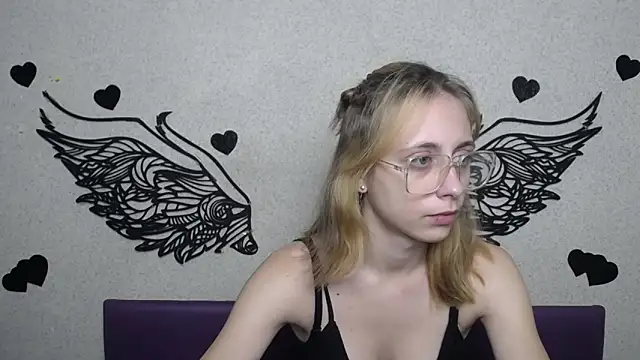 TracyLll online show from November 2025 11:54:01 AM