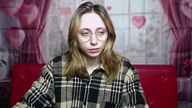 TracyLll online show from February 2026 12:57:02 PM