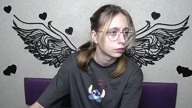 TracyLll online show from February 2026 06:13:01 AM