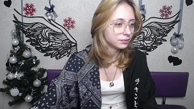 TracyLll online show from December 2025 06:16:01 AM