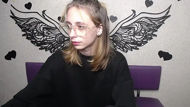 TracyLll online show from December 2025 11:44:02 AM