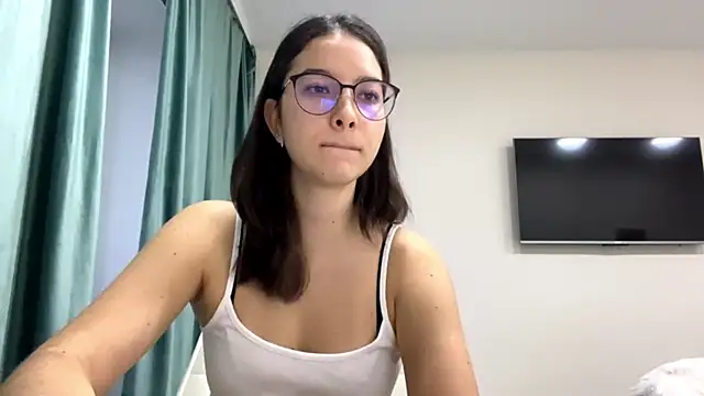 Snapshot of Allisgree chatting on November 2025 08:28:02 AM Allisgree online show from November 2025 08:28:02 AM