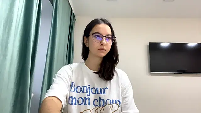 Snapshot of Allisgree chatting on November 2025 07:23:01 AM Allisgree online show from November 2025 07:23:01 AM