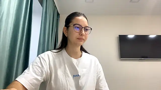 Snapshot of Allisgree chatting on November 2025 06:17:01 AM Allisgree online show from November 2025 06:17:01 AM