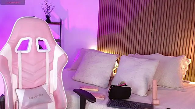 Skay bluee online show from October 2025 01:30:01 PM