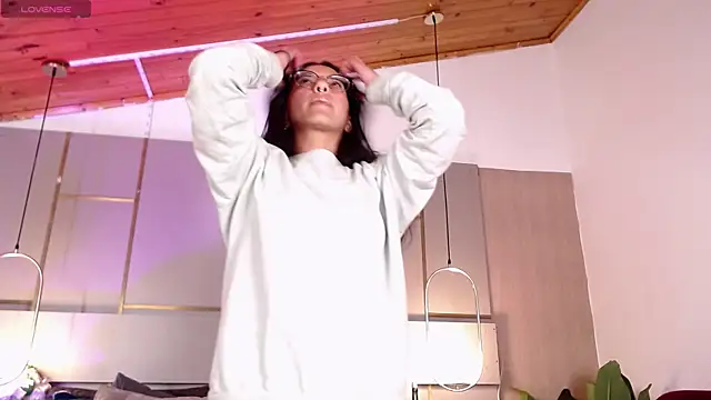 Skay bluee online show from November 2025 01:28:01 PM