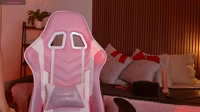 Skay bluee online show from November 2025 12:49:02 PM