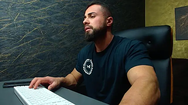 HayesWood online show from November 2025 05:44:02 AM