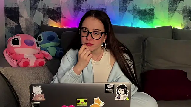 OhNicolle online show from November 2025 09:40:02 PM