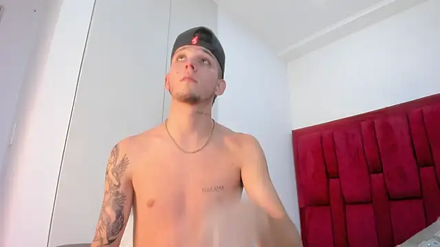 Mathewboy 069 online show from November 2025 02:48:02 AM