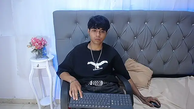 Snapshot of TonnyHawk707 chatting on October 2025 12:48:01 PM TonnyHawk707 online show from October 2025 12:48:01 PM