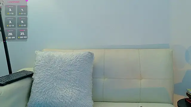 R3d Moonss   online show from February 2026 06:10:02 PM