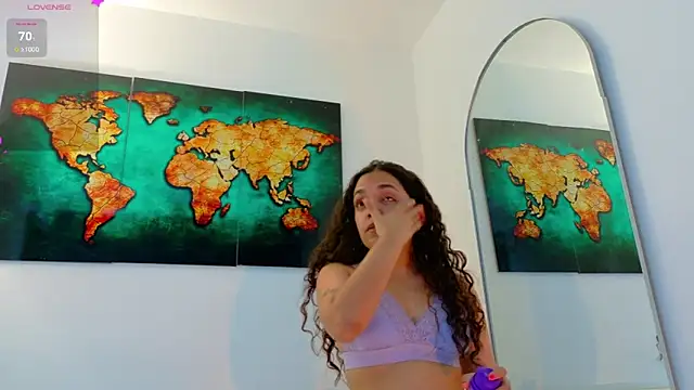 R3d Moonss   online show from February 2026 06:18:01 PM