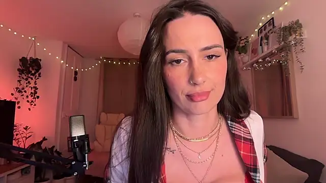SpicyLunaaa online show from June 2026 01:38:02 PM