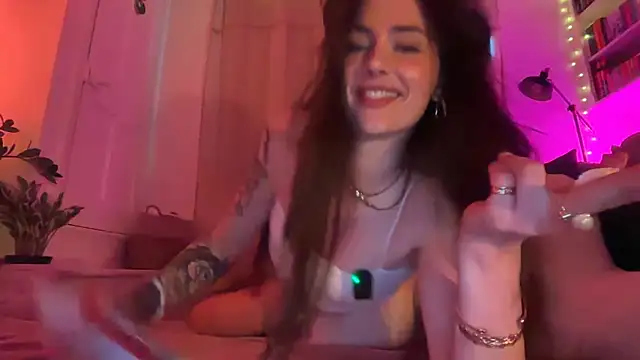 SpicyLunaaa online show from May 2026 01:25:02 PM