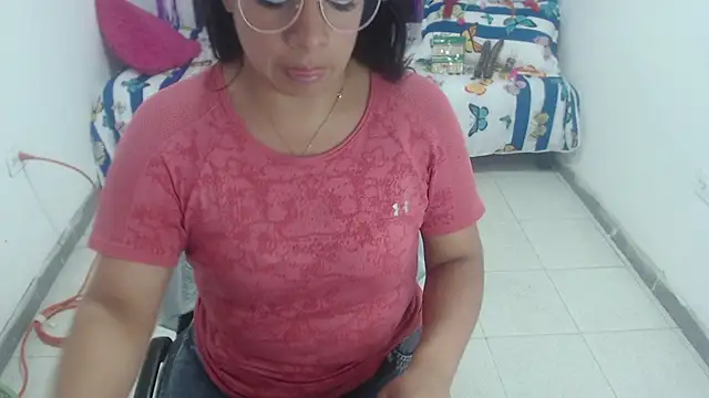 Snapshot of Alanafire chatting on December 2025 03:58:02 PM Alanafire online show from December 2025 03:58:02 PM