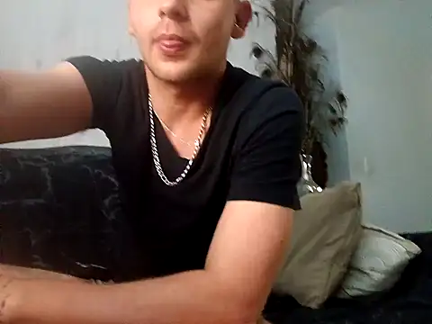 THOMMONSTER5299 online show from December 2025 02:00:01 AM