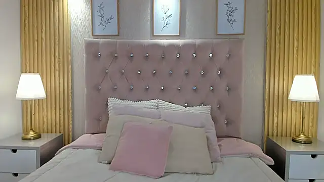 Snapshot of KamyGlam chatting on June 2026 08:08:02 PM KamyGlam online show from June 2026 08:08:02 PM