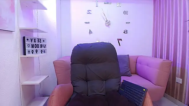 KamyGlam online show from December 2025 08:04:02 PM