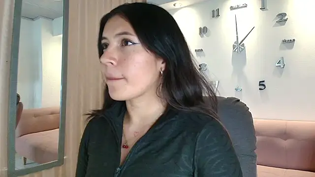 KamyGlam online show from February 2026 08:06:01 PM