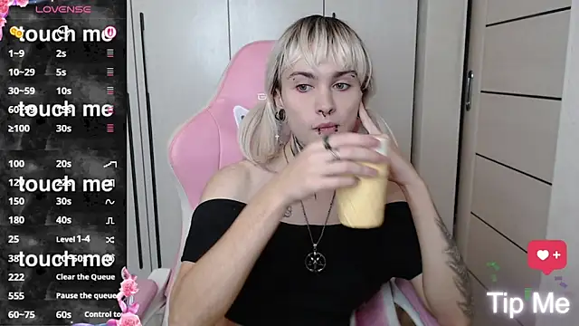 ElixabetANG online show from November 2025 07:18:01 PM