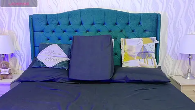 Noah smit   online show from December 2025 03:38:02 AM