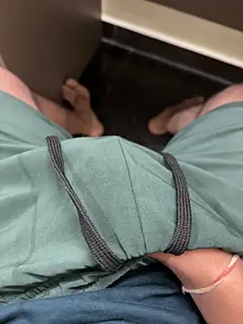 Snapshot of SentScruples chatting on November 2025 06:45:02 PM SentScruples online show from November 2025 06:45:02 PM