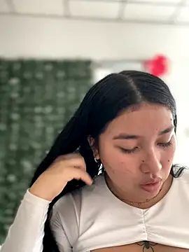 Vickybon online show from November 2025 07:25:01 PM