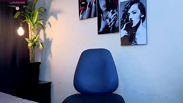 Snapshot of Flor_Gil chatting on November 2025 03:45:02 AM Flor Gil online show from November 2025 03:45:02 AM