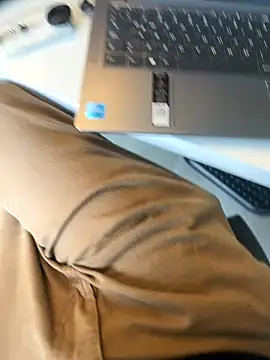 LeoBlaze13 online show from October 2025 08:19:01 PM