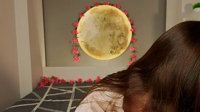 LauraHansil online show from February 2026 06:13:02 AM