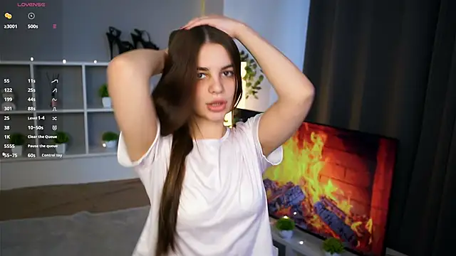 LauraHansil online show from November 2025 07:45:01 AM