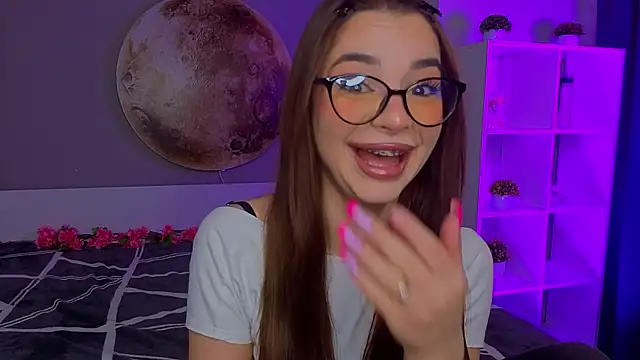 LauraHansil online show from March 2026 07:07:02 PM